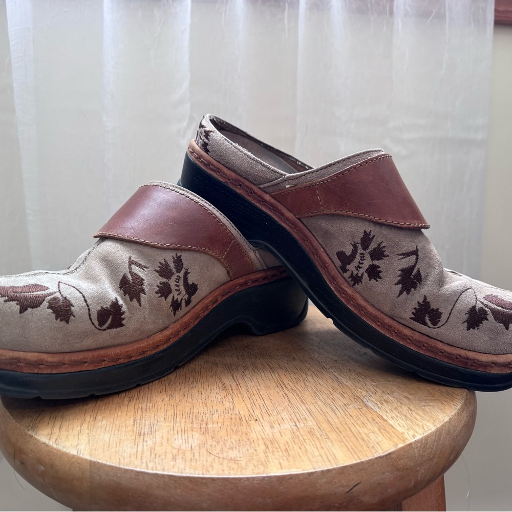 Klogs Brown and Tan Mules with Floral Design - Picture 2 of 5